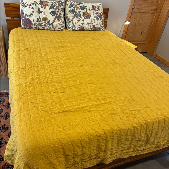 Schoolhouse Channeled Cotton Quilt Queen - Picture 3 of 7